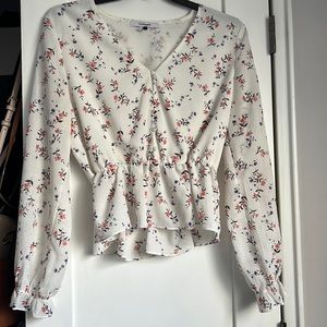 Floral cutie! Perfect for spring! Size L
